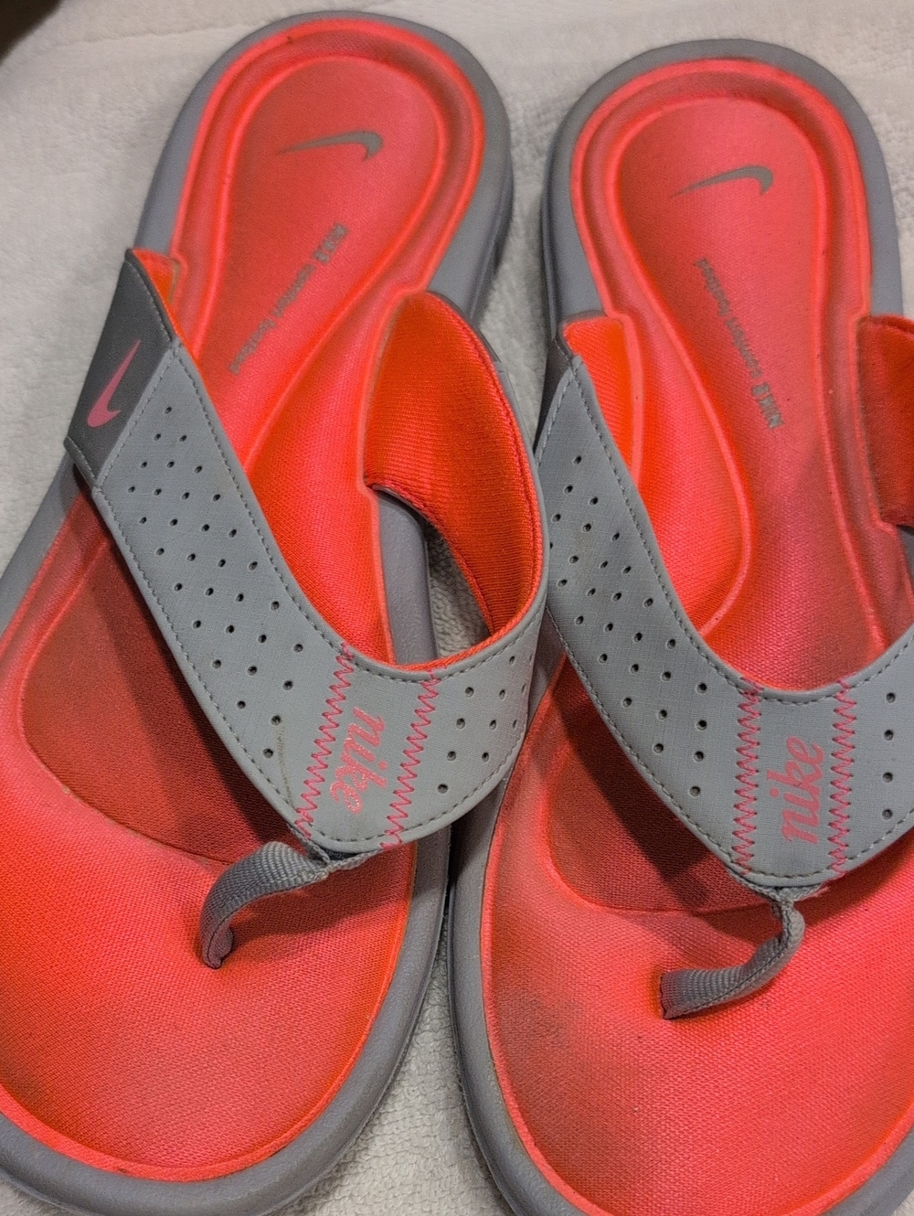Nike Women’s Coral Red and Gray Thong Sandals